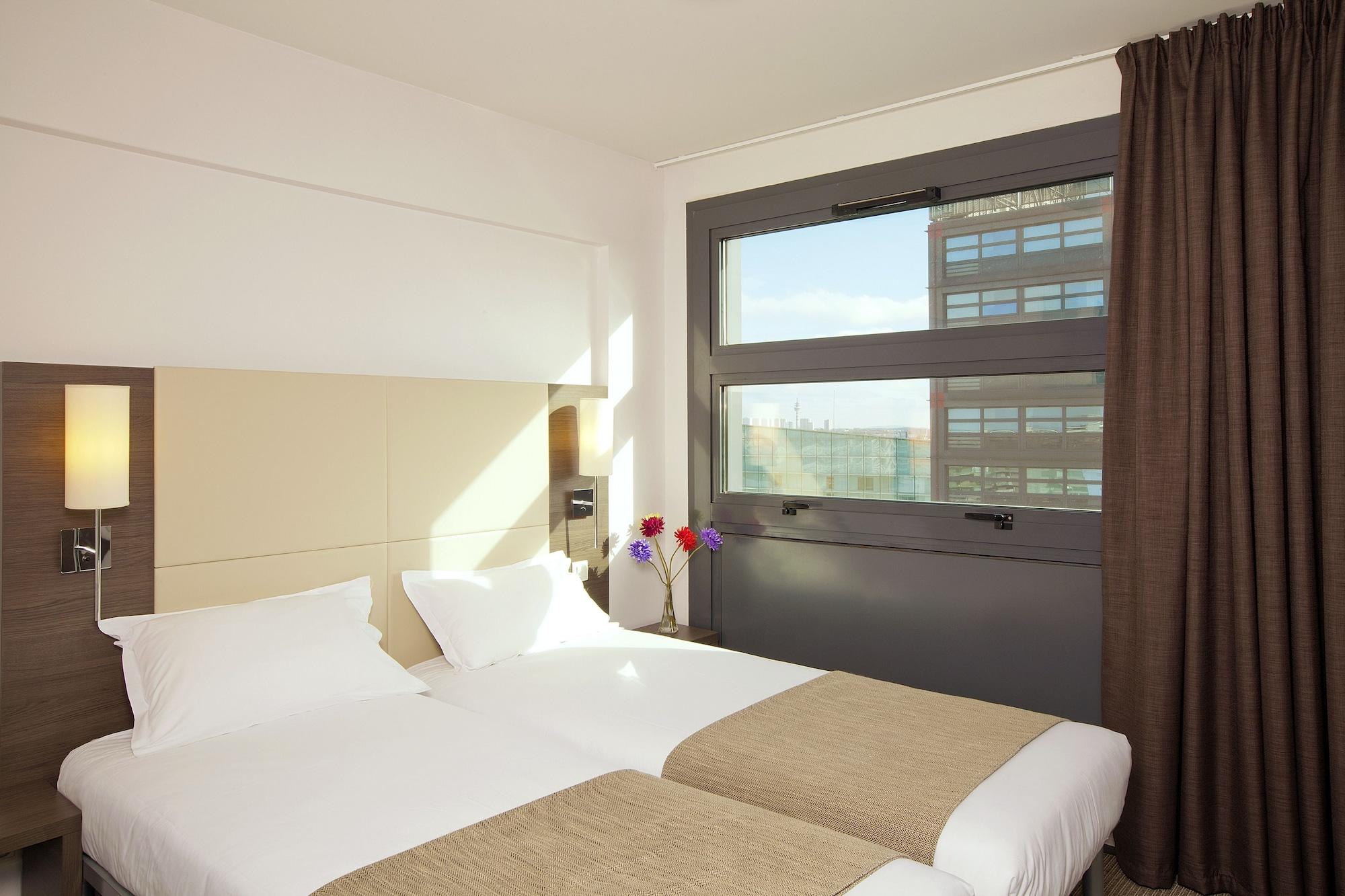 Sejours & Affaires Lille Europe Aparthotel Bagian luar foto